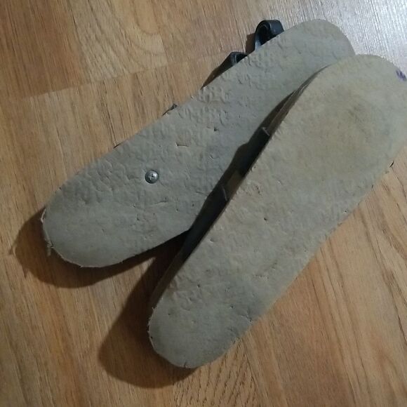 Flat strap sandals  - Picture 5 of 8